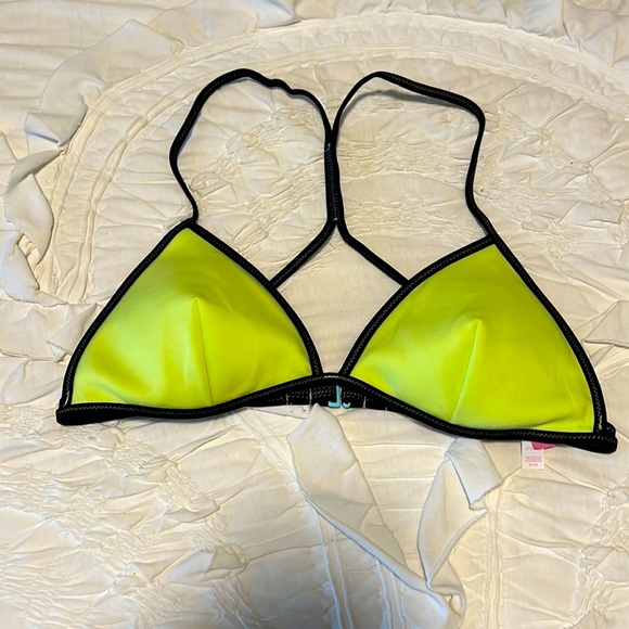 VICTORIA’S SECRET TRIANGLE BIKINI TOP - Picture 1 of 3